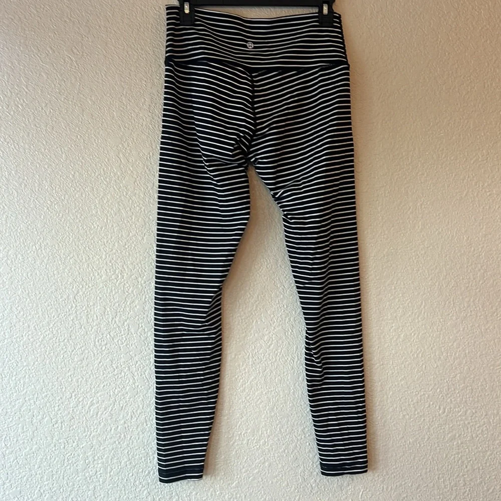 Lululemon Athletica Black and White stripe leggings size 10 - Picture 2 of 4